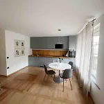 Apartma Comfy Flat In City-free Parking *