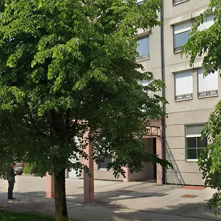Apartment Comfy Flat In City-free Parking